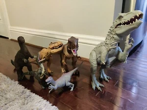 Jurassic World Dinosaurier Menge 6 batteriebetrieben - getestet funktionsfähig. - Bild 1 von 7