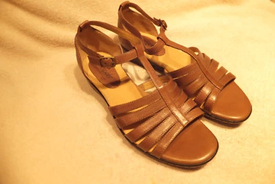 Soft Spot Light Brown Leather 3/4" Heel Strappy Sandals Sz 7.5M NEVER WORN - Image 1 of 4