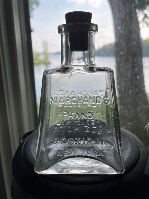  Botella tradicional de vidrio estriada de 1 litro con
