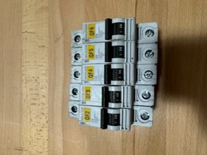 MERLIN GERIN CIRCUIT BREAKER - Picture 1 of 3