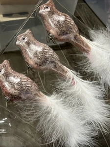 Weihnachten Vogel Baum Clips Ornamente 3 rosa Vögel Federschwänze - Bild 1 von 4