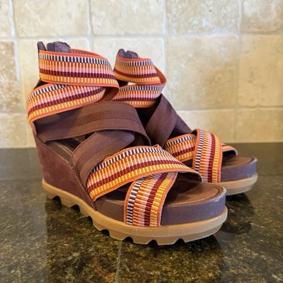 Sandalia Sorel Joanie II Correa Cuña Talla 8 Saúco Multicolor Foto 1 de 4