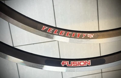 Llanta de bicicleta Velocity Fusion 700c 32 orificios disco o llanta de freno NUEVO Foto 1 de 3