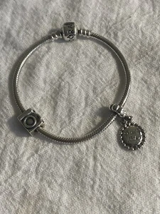 Pandora Sterling Silver 925 Bracelet With 2 Charms Size 7 Grandmother Camera - Picture 1 of 12