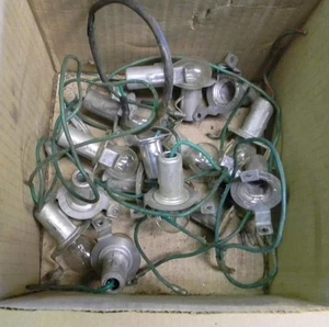 LOTE GRAN LOTE PORTA BOMBILLAS INTERMITENTE LUCAS USADOS - Imagen 1 de 1