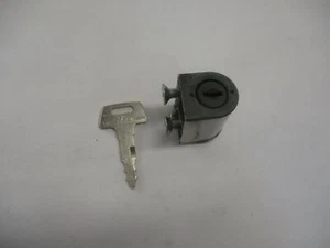 04 HONDA SHADOW VTX1300C VTX 1300 C SEAT LOCK - Picture 1 of 5