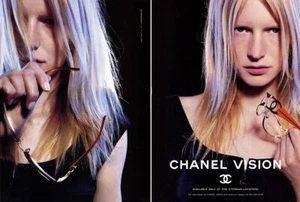 Chanel Kirsten Owen 2001 gafas de moda 2 páginas anuncio de revista - Imagen 1 de 1