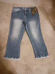 DG2 Diane Gilman 12P Stretch Boot-Cut Jean Slightly Cropped Embroidered Fringe - Picture 1 of 2