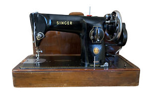Vintage Singer 201 k hand crank heavy duty sewing machine with Case And Key 1954