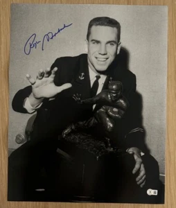 ROGER STAUBACH SIGNED NAVY 16X20 PHOTO BECKETT BAS - Picture 1 of 3