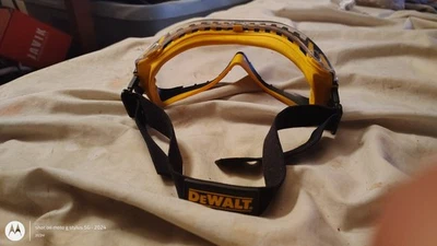Gafas de seguridad correctoras DEWALT DPG82 con lente antiniebla transparente Foto 1 de 2