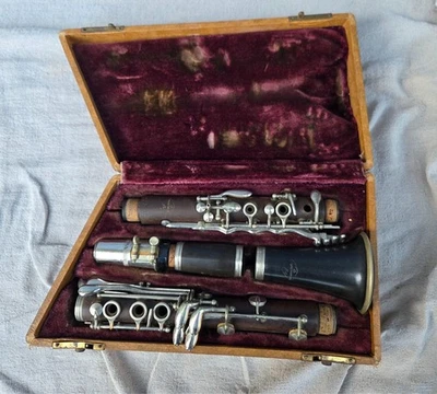 Clarinete de madera vintage WESTMINSTER hecho en Francia - sistema Albert - necesita trabajo Foto 1 de 4