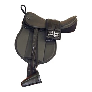 Pony Pad Childs Saddle INCLUDES Clogs, Girth And Leathers - Picture 1 of 3