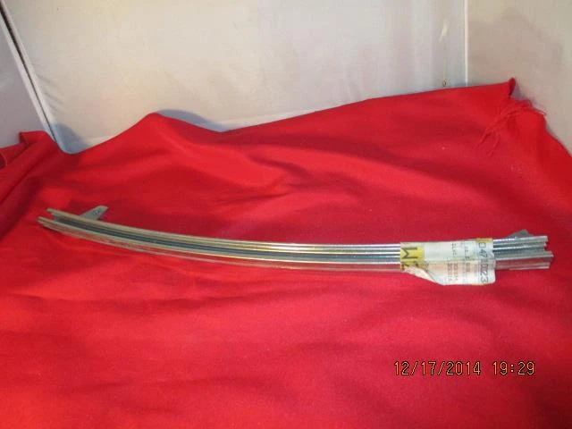 Guía Ventana 91 92 93 Dodge Shadow Convertible Trasera Izquierda NOS MOPAR 4710023 Foto 1 de 1