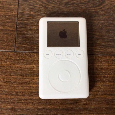 Apple iPod classic 3-го поколения белый (10 GB) A1040 - хорошее состояние - Изображение 1 из 3