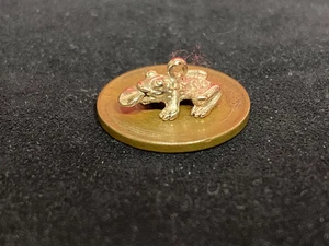 Winziges massives 10k Gold Jin Chan Armband Charm Glücksmünze Frosch Geld - Bild 1 von 6