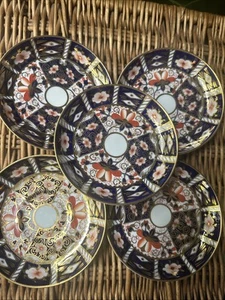 Set Of 5 Royal Crown Derby Traditional IMARI 2451 Bone China. Appr 5.5” Saucers - Picture 1 of 4