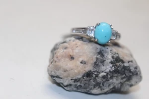 Anillo Kingman Azul Turquesa, Topacio Blanco Talla 8 Plat/SS NUEVO CON ETIQUETAS en caja de regalo ERV $320 - Imagen 1 de 9