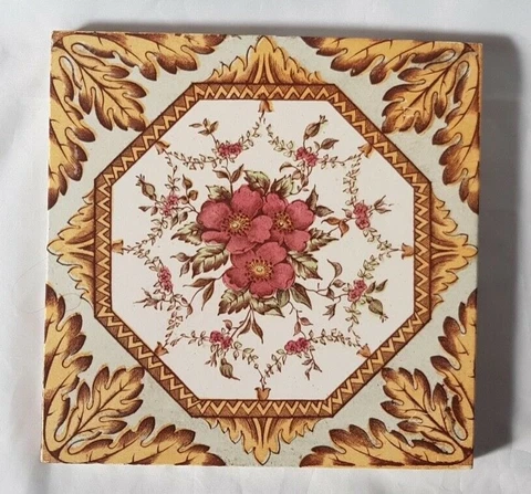 CHARMING ENGLISH OLIVANT VICTORIAN SYMMETRICAL FLORAL DESIGN TILE. 6 INCHES Cover