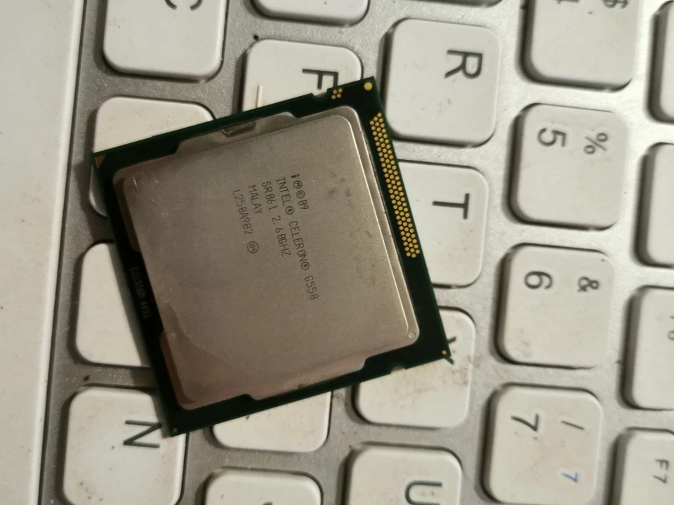 Intel Celeron Dual Core G550 LGA 1155 / Presa H2 2.6GHz 5 Gt / S Desktop CPU - Immagine 1 di 1