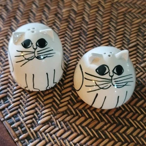 Karen Donleavy KD White Cat Katzen Salz- und Pfefferstreuer handbemalt - Bild 1 von 3