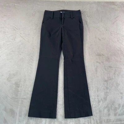 Pantalones acampanados Alice + Olivia para mujer 0 (28x30) negros delanteros planos de diseñador Foto 1 de 4