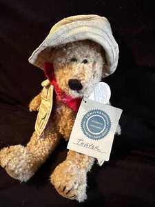 Boyds Bears Thayer Fischer Gelenkbär 9 Zoll Stofftier mit Bärenbekleidung - Bild 1 von 4