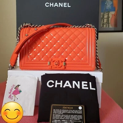 Bolso Chanel niño naranja charol viejo mediano plexis cristal Foto 1 de 4