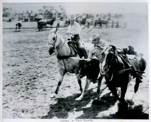 Foto rodeo Grace & Pat Smith Team Ropers autografata 8x10 in bianco e nero anni 70 - Foto 1 di 2
