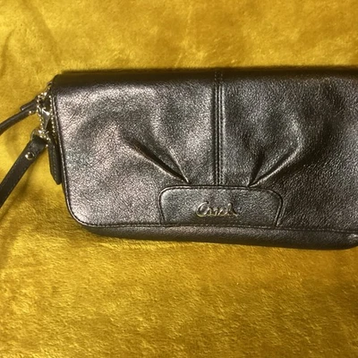 Coach Ashley плиссированные черный кожаный кошелек с ремешком бумажник застежки сумочки - Изображение 1 из 4