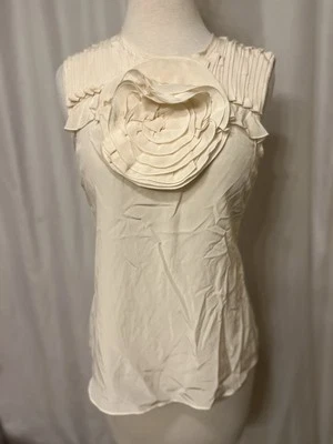 Top de seda marfil BCBGMAXAZRIA, detalle de flores, pliegues de borde crudo, XS Foto 1 de 4