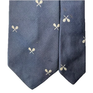 Raquetas de tenis Bert Pulitzer para D. Dann’s de colección de seda para hombre con corbata azul marino 3x57” usadas en excelente estado - Imagen 1 de 7