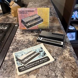 Vintage Stylophone Electronic Organ In Box W/Manual For Parts/Repair ONLY READ👇 - Picture 1 of 18