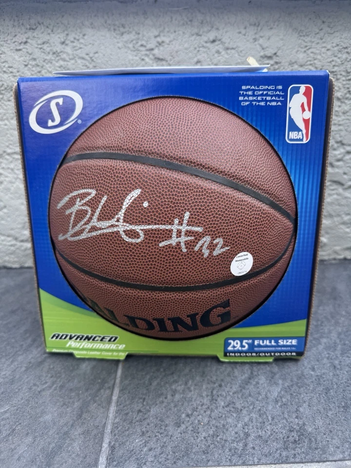 Balón de baloncesto firmado por Blake Griffin con certificado de autenticidad en paquete Foto 1 de 3
