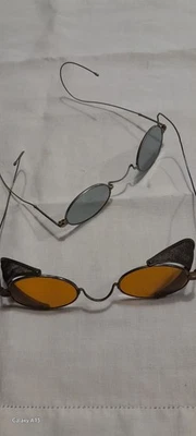2 anciennes paires de Lunettes - Photo 1/4