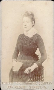Woman Book London Photographic Co Studio CDV Card Photograph (CDV4-6) - Picture 1 of 3