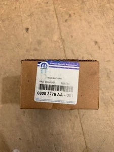JEEP CHEROKEE 2008-12 - WRANGLER 07-18 K68003776AA GENUINE REAR BRAKE PAD SET - Picture 1 of 5