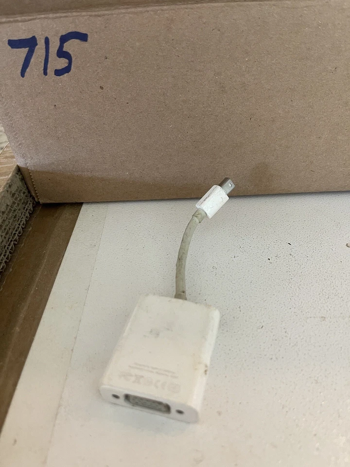 Genuine Apple 15 Pin Mini DisplayPort To VGA Adapter For Mac A1307 Thunderbolt - Image 1 of 3