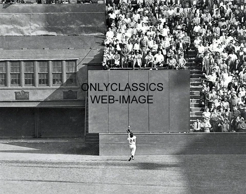 POLO GROUNDS NEW YORK GIANTS BASEBALL PLAYER WILLIE MAYS THE CATCH 11X14 POSTER Cover