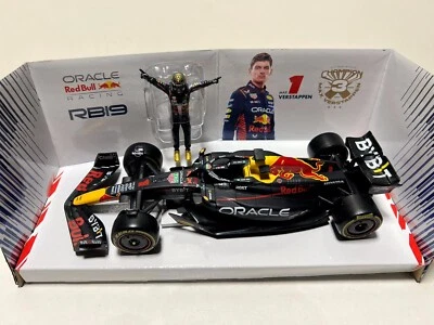 BBURAGO Red Bull Racing RB19 Max Verstappen mit Figur 1:24 1/24 Modell F1 Softcase #1