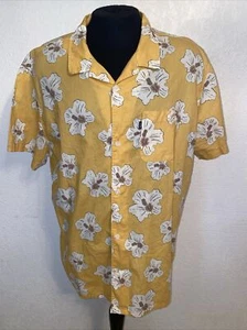 REEF Hawaiian Floral Shirt XXL Yellow Hibiscus Pastel Aloha Tropic Beach Surf - Picture 1 of 14