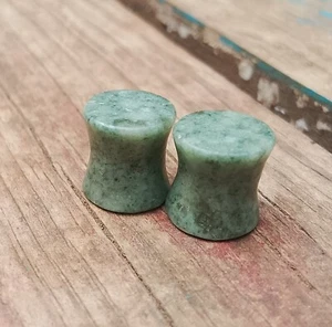 Jade plugs 11mm, 1/2 gauge Piercing flare stretch earrings natural gemstone - Picture 1 of 4