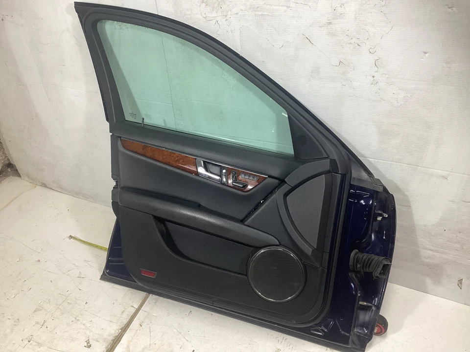 2008 - 2014 MERCEDES BENZ C300 DRIVER LEFT SIDE FRONT DOOR W/ DOOR PANEL OEM . Foto 1 de 4