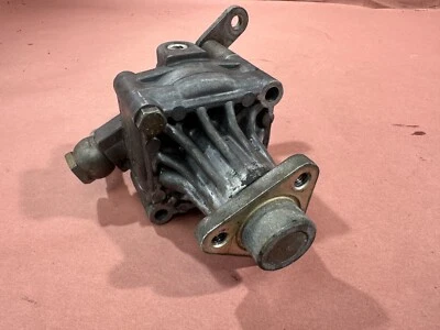Bomba de dirección asistida BMW E28 535I E30 325I E24 635CSI 3,5 L M30 OEM 173 K millas Foto 1 de 4