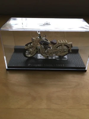 IXO VINTAGE PEUGEOT 55GL 1951 MOTORCYCLE - Image 1 of 4