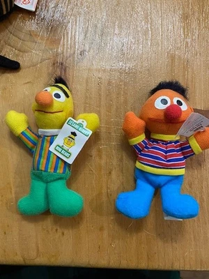 Juguete de peluche Bert & Ernie Beanie Baby nuevo con etiquetas Foto 1 de 3