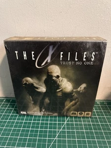 The X-files Trust No One Board Game Expansion IDW Games 2-5 Players BRAND NEW - Picture 1 of 6