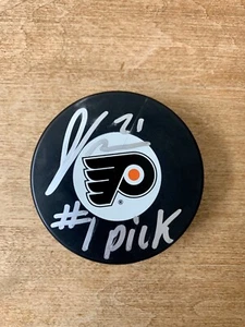 James Van Riemsdyk Autographed Puck Philadelphia Flyers - Picture 1 of 1