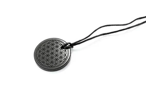 Pendant shungite engraved Flower of life Karelia EMF protection 45% carbon 30mm - Picture 1 of 3