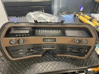 复古!!! 1969 Ford LTD Dash!! 速比涛! 收音机!! BEZEL ETCETC 等。 整个单元! — 第 1/4 张图片